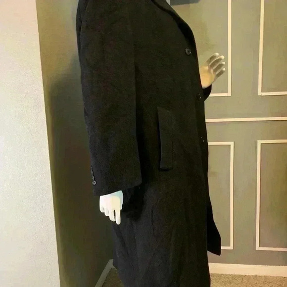 Jos A. Bank - Picture 5 of 13